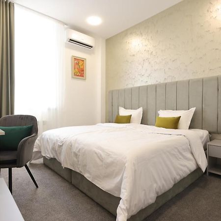 Aurora Hotel By Benefice Yerevan Exterior photo