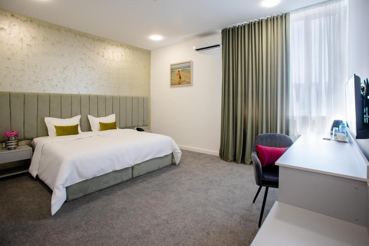 Aurora Hotel By Benefice Yerevan Exterior photo